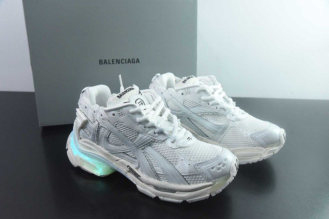 Ba1en*iaga Runner Sneaker LED