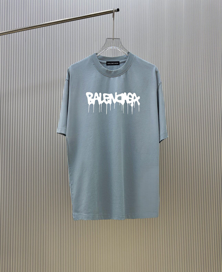 Ba1en*iaga Clothes