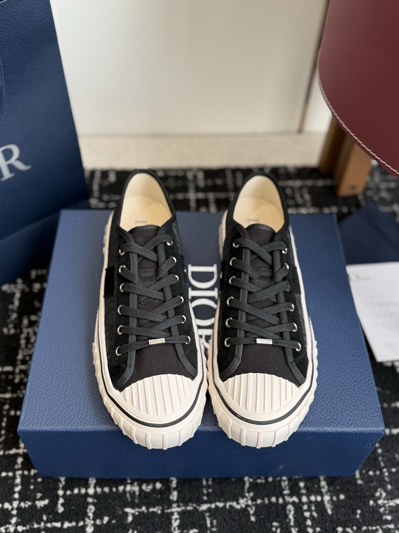 DIO* SNEAKER