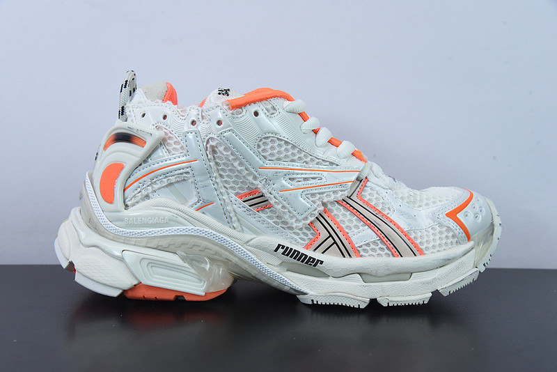 Ba*len*cia*ga runner sneaker