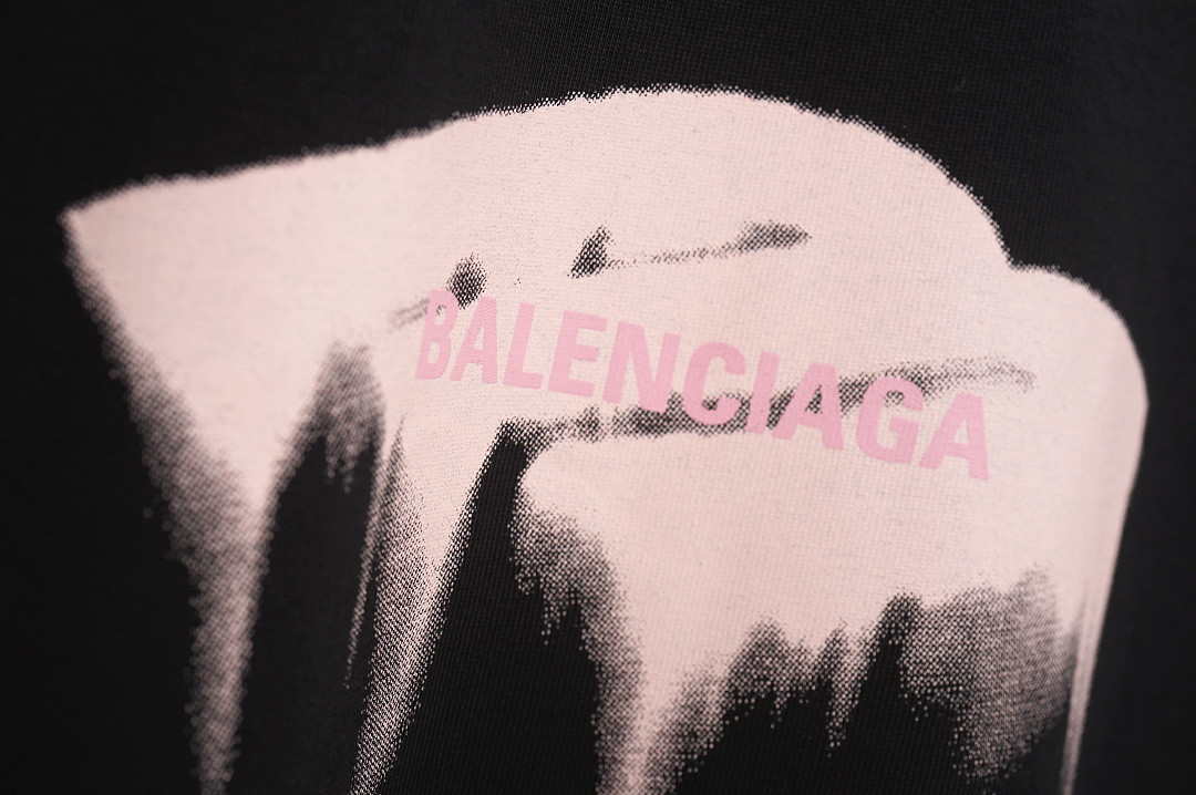 Ba1en*iaga Clothes