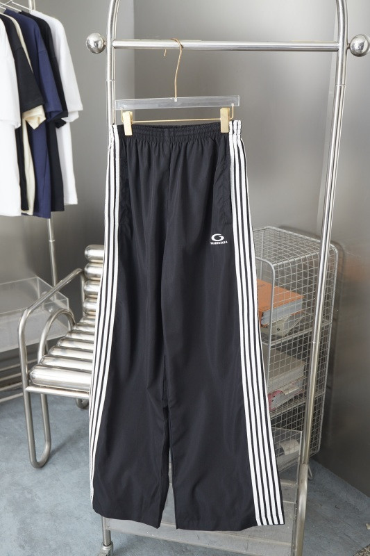 Ba1en*iaga Clothes