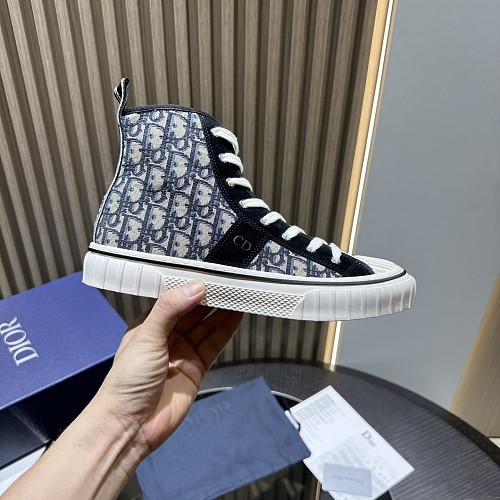 DIO* SNEAKER